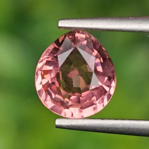 ทัวร์มาลีน Natural Tourmaline