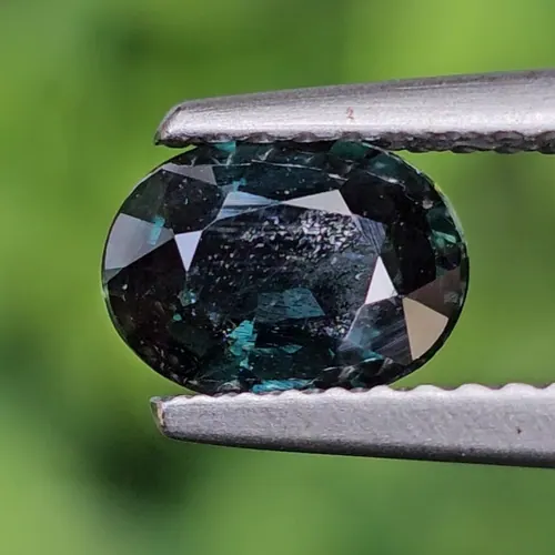 พลอย เขียวส่อง Green sapphire
