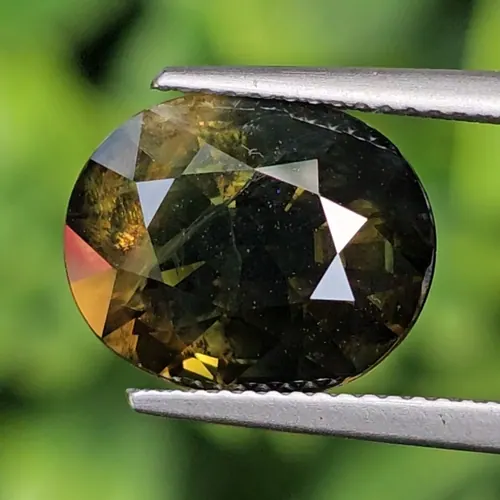พลอย เขียวส่อง Green sapphire