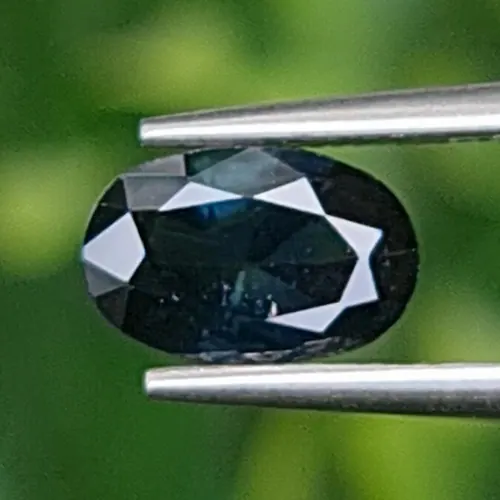 พลอย เขียวส่อง Green sapphire