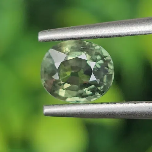 พลอย เขียวส่อง Green sapphire