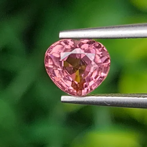 ทัวร์มาลีน Natural Tourmaline