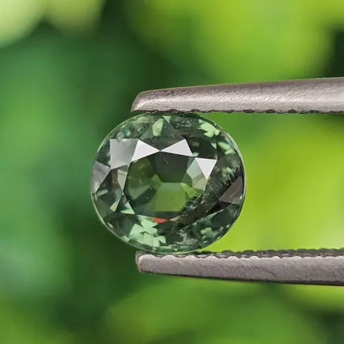 พลอย เขียวส่อง Green sapphire