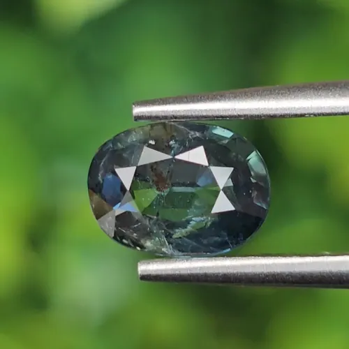พลอย เขียวส่อง Green sapphire