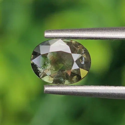 พลอย เขียวส่อง Green sapphire