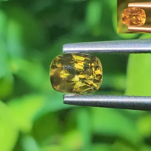 พลอยอเล็กซานไดร์ (Natural Alexandrite Chrysoberyl)