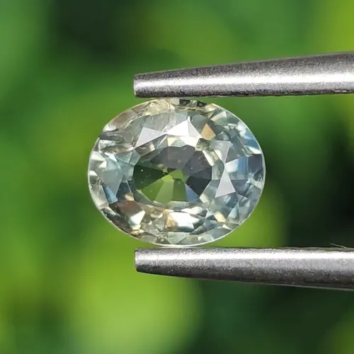 พลอย เขียวส่อง Green sapphire