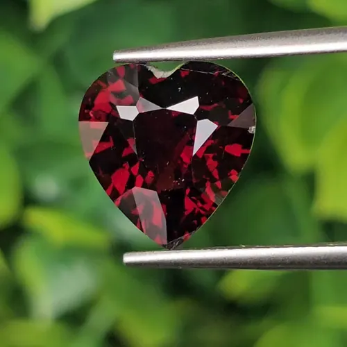 พลอย โกเมน Pyrope - Almandite Garnet