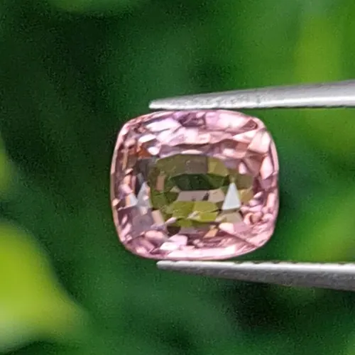 ทัวร์มาลีน Natural Tourmaline