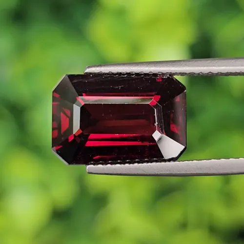 พลอย โกเมน Pyrope - Almandite Garnet