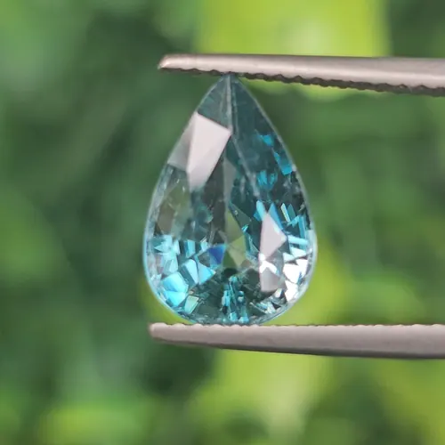 เพทาย Natural Zircon