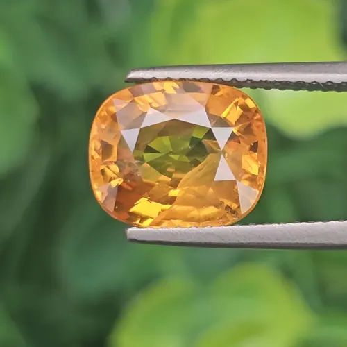 บุษราคัม (Yellow Sapphire)