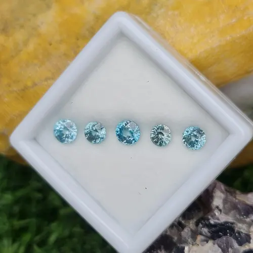 เพทาย Natural Zircon