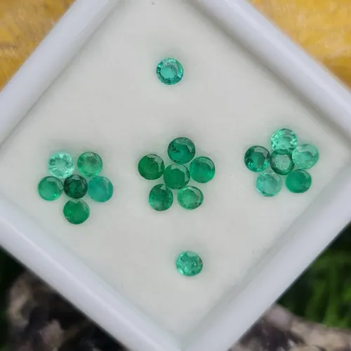 พลอย มรกต Natural Emerald