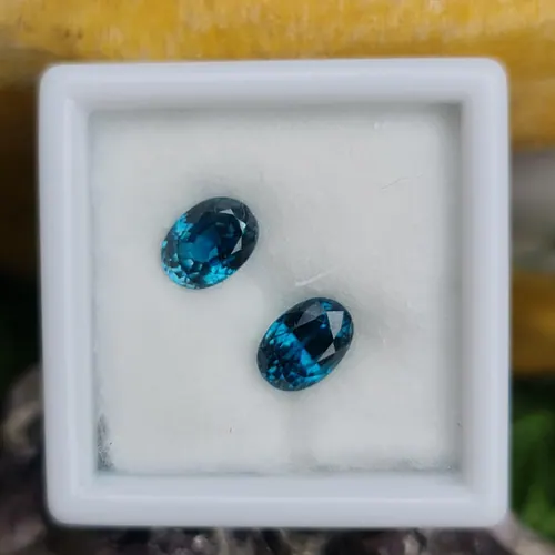 เพทาย Natural Zircon