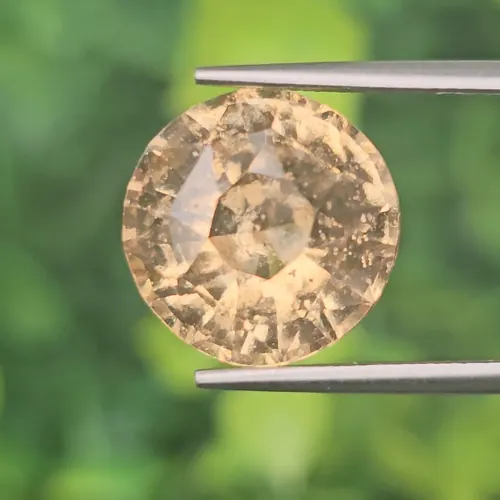 กรอสซูลาร์การ์เน็ต (Grossular Garnet)