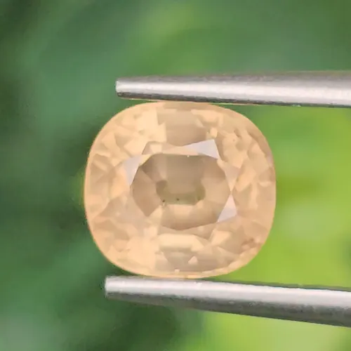 บุษราคัม Yellow Sapphire