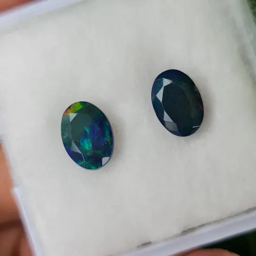 พลอย โอปอล Opal