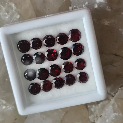 พลอย โกเมน Garnet