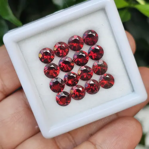 พลอย โกเมน Garnet