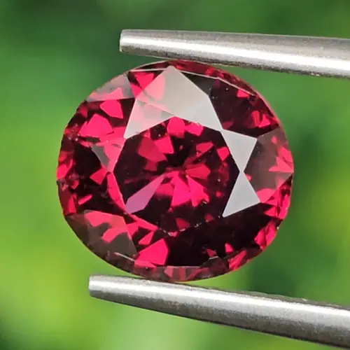 โรโดไลต์ กาเน็ท Natural Rhodolite Garnet