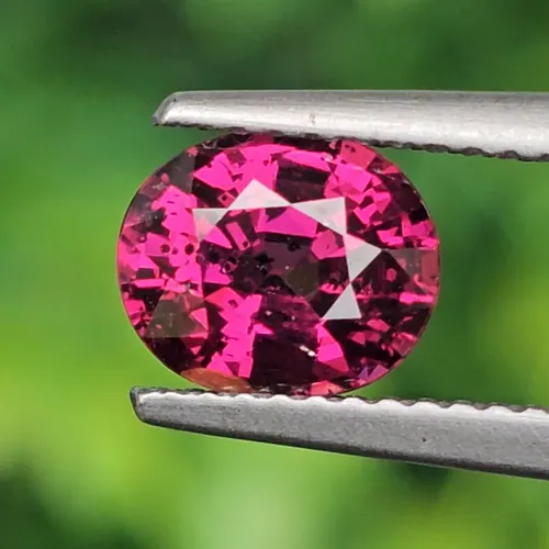 โรโดไลต์ กาเน็ท Natural Rhodolite Garnet