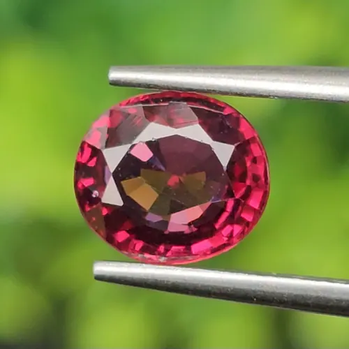 โรโดไลต์ กาเน็ท Natural Rhodolite Garnet