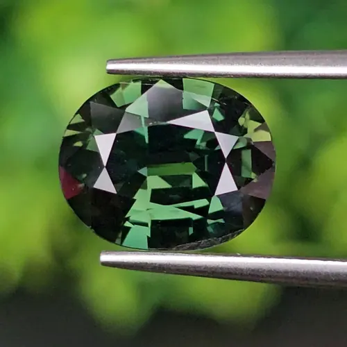 พลอย เขียวส่อง Green sapphire