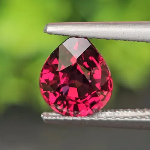 โรโดไลต์ กาเน็ท Natural Rhodolite Garnet
