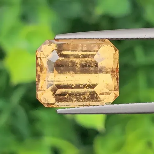 กรอสซูลาร์การ์เน็ต (Grossular Garnet)