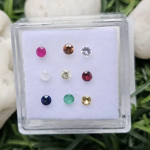 นพเก้า (Nine Gems)