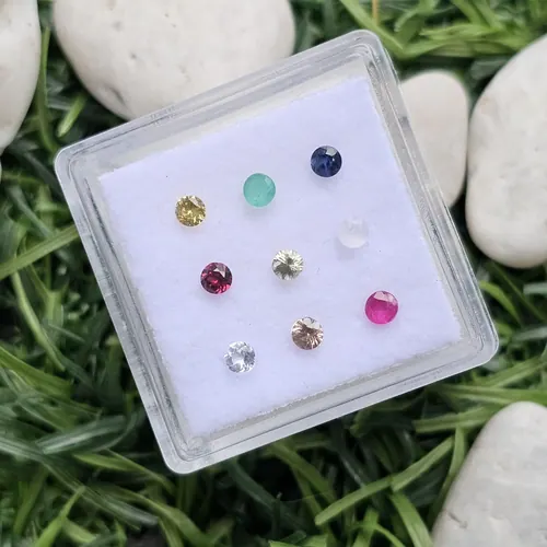 นพเก้า (Nine Gems)