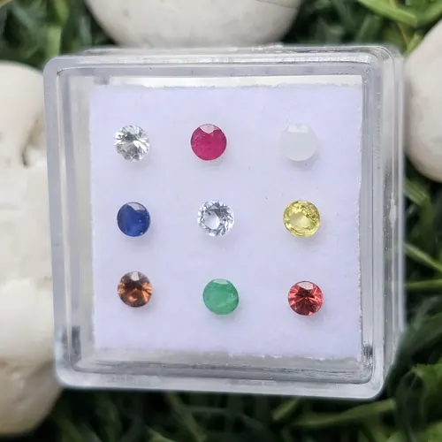 นพเก้า (Nine Gems)