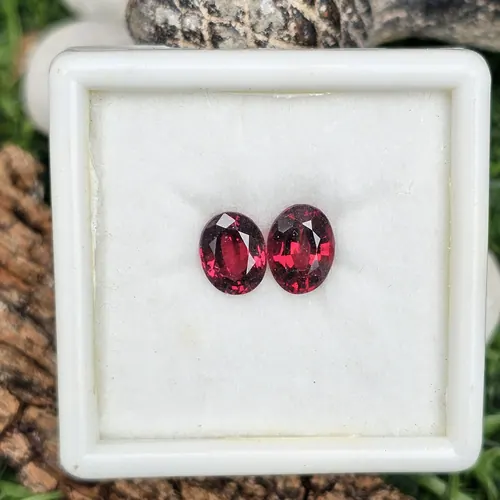 โรโดไลต์ กาเน็ท Natural Rhodolite Garnet