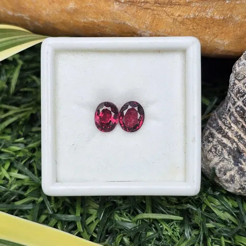 โรโดไลต์ กาเน็ท Natural Rhodolite Garnet