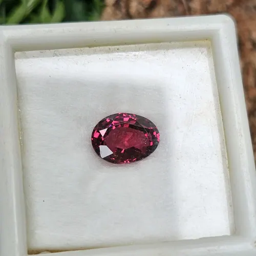 โรโดไลต์ กาเน็ท Natural Rhodolite Garnet