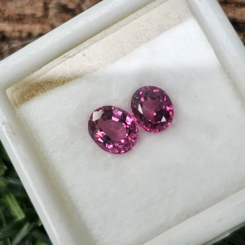 โรโดไลต์ กาเน็ท Natural Rhodolite Garnet