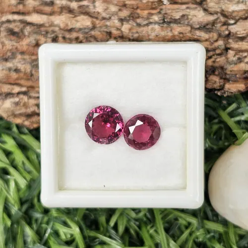 โรโดไลต์ กาเน็ท Natural Rhodolite Garnet