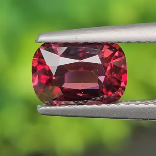 อุมบาไลต์ การ์เน็ต Umbalite Garnet
