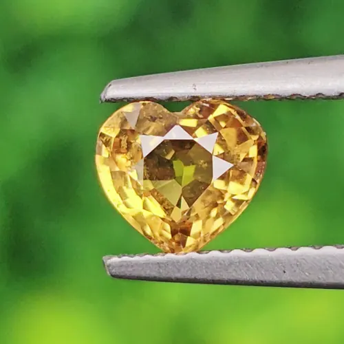 บุษราคัม Yellow Sapphire