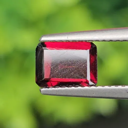 โรโดไลต์ กาเน็ท Natural Rhodolite Garnet