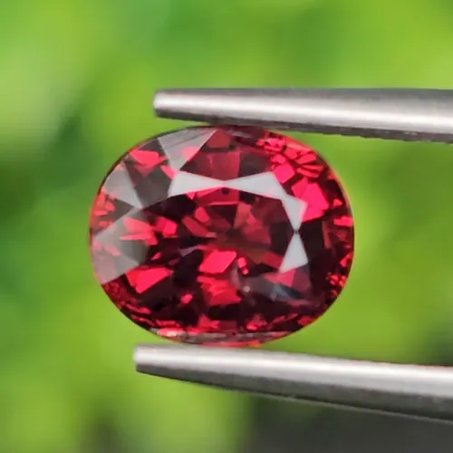 โรโดไลต์ กาเน็ท Natural Rhodolite Garnet
