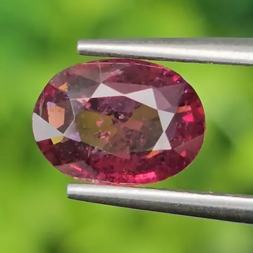 โรโดไลต์ กาเน็ท Natural Rhodolite Garnet