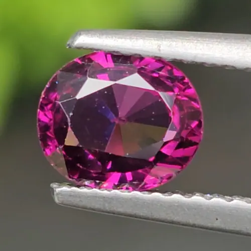 โรโดไลต์ กาเน็ท Natural Rhodolite Garnet