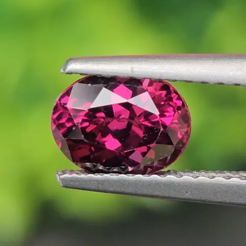 โรโดไลต์ กาเน็ท Natural Rhodolite Garnet
