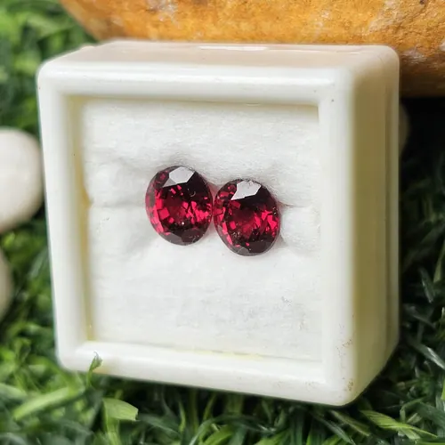 โรโดไลต์ กาเน็ท Natural Rhodolite Garnet