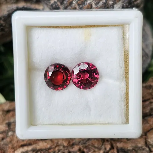 โรโดไลต์ กาเน็ท Natural Rhodolite Garnet