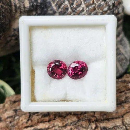 โรโดไลต์ กาเน็ท Natural Rhodolite Garnet
