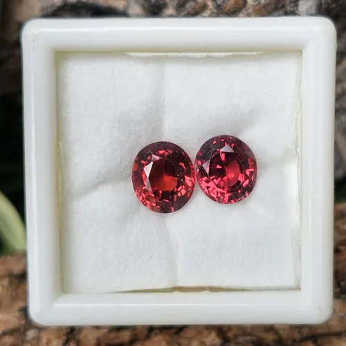 โรโดไลต์ กาเน็ท Natural Rhodolite Garnet