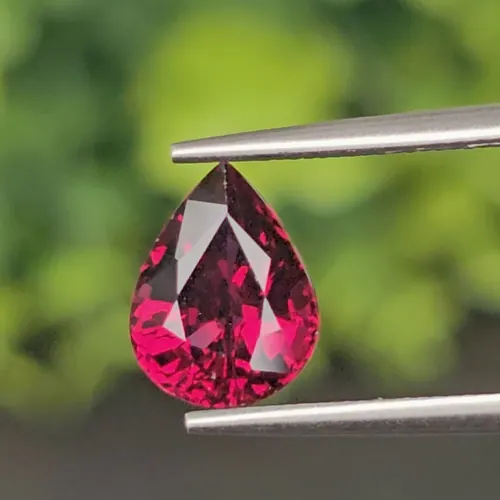 โรโดไลต์ กาเน็ท Natural Rhodolite Garnet